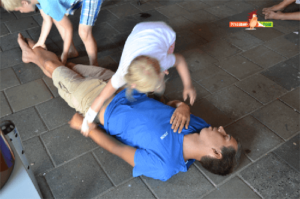 Kinder leisten erste Hilfe Pflasterpass